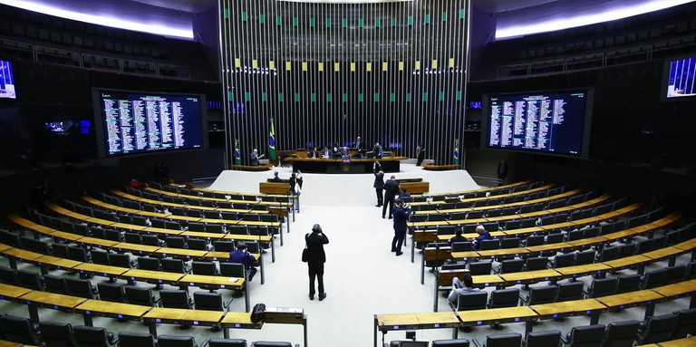 Câmara critica articulação de Lula Câmara critica articulação de Lula