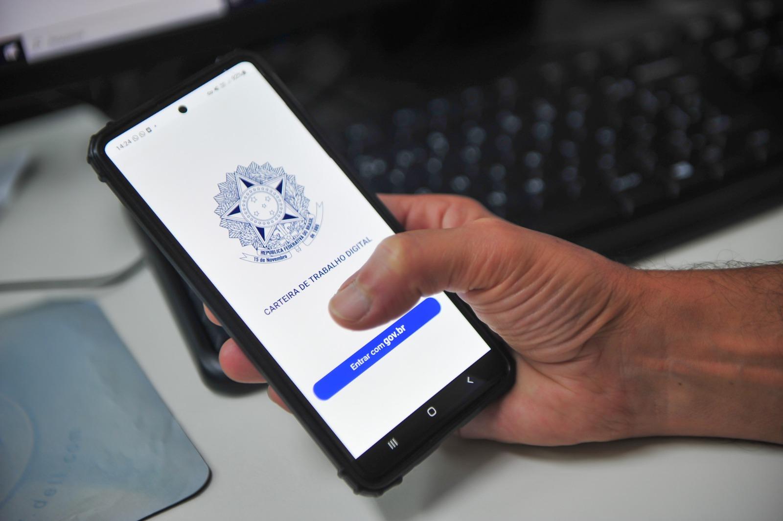 &Eacute; poss&iacute;vel se candidatar &agrave;s vagas presencialmente ou via aplicativo