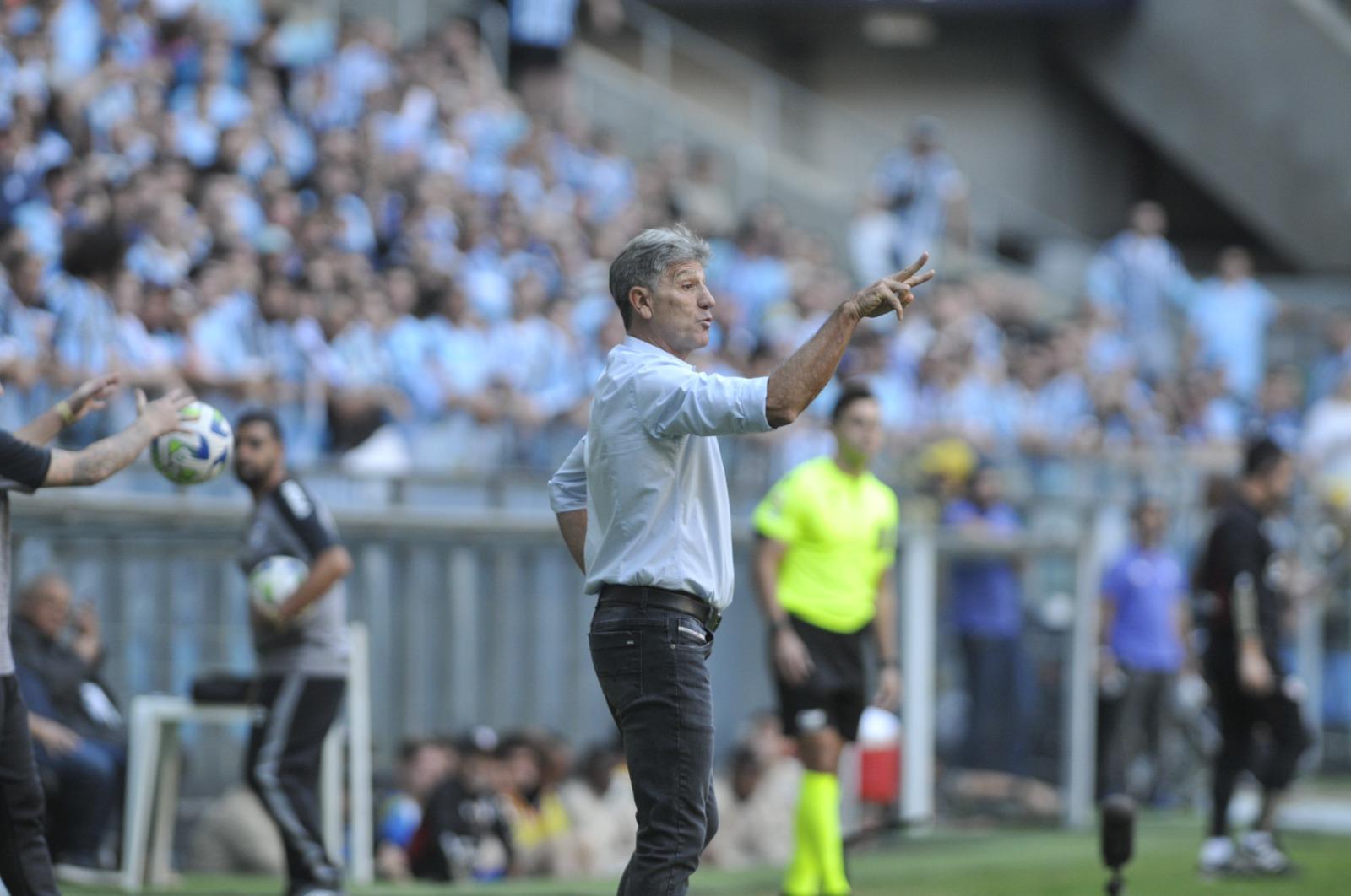 Renato diz que equipe soube sofrer e garantiu a vit&oacute;ria 