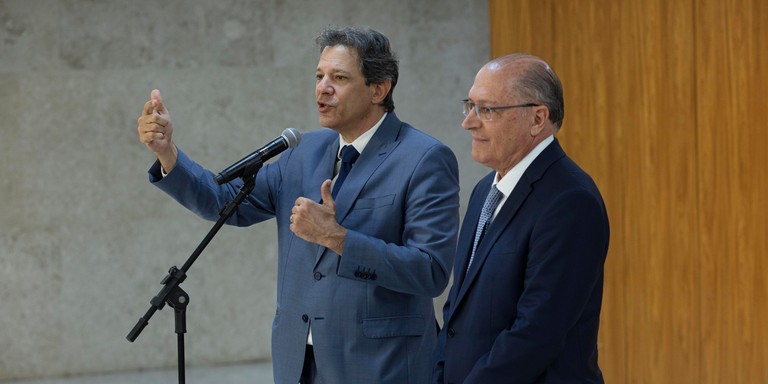 Haddad assina MP do programa Desenrola e sistema começara em julho Haddad assina MP do programa Desenrola e sistema começara em julho