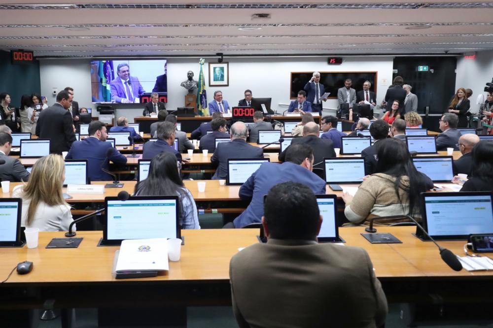 Comiss&atilde;o prepara convoca&ccedil;&otilde;es