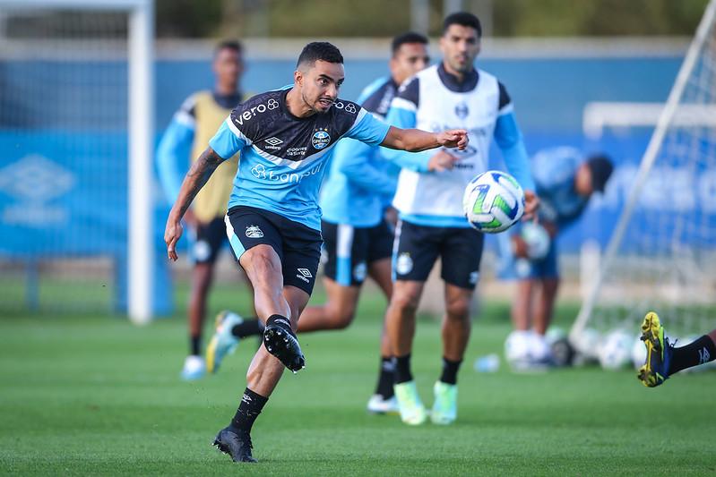Fabio tem ruptura parcial de ligamento do joelho direito e desfalca o Gr&ecirc;mio 