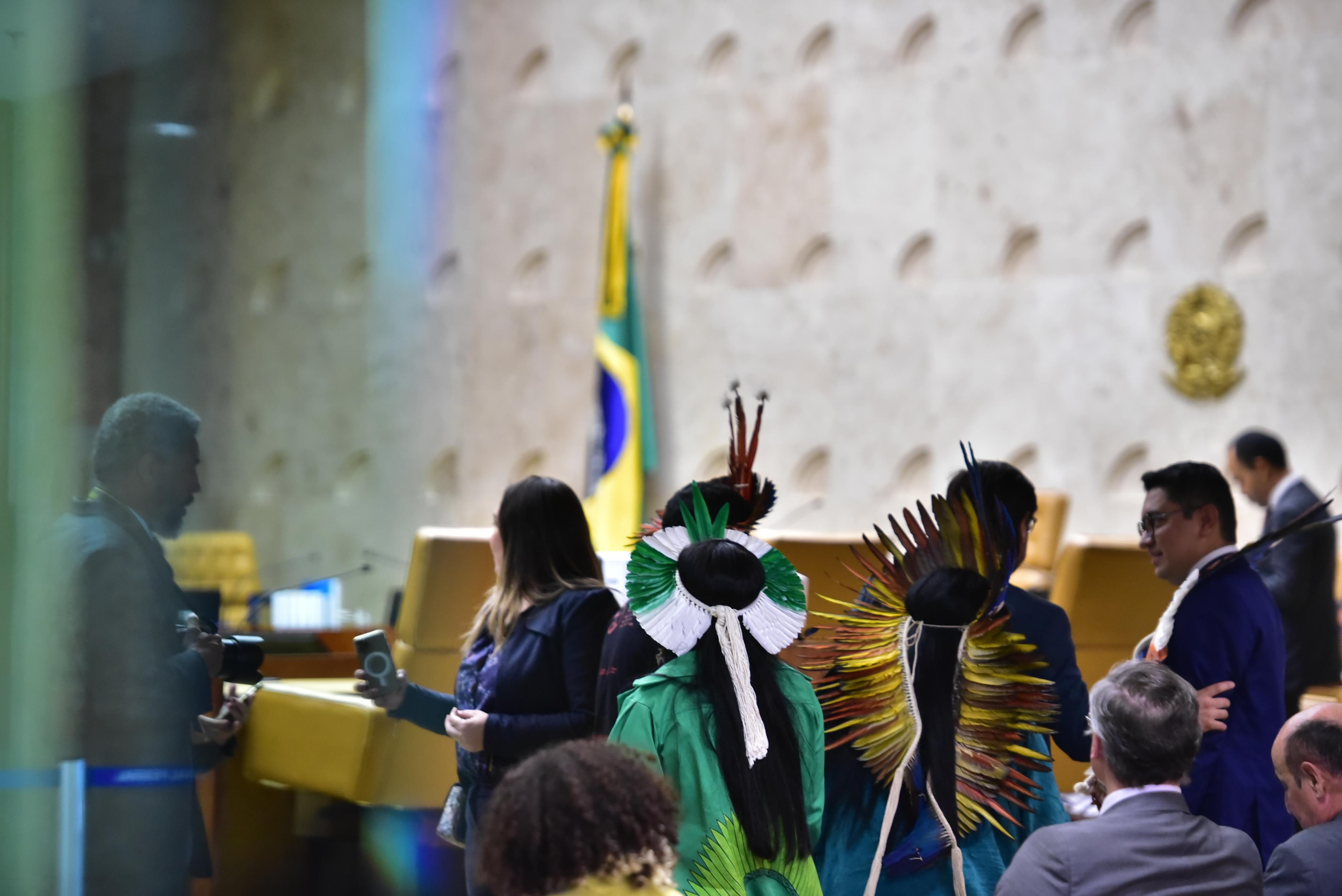 Algumas lideran&ccedil;as ind&iacute;genas acompanharam a sess&atilde;o no plen&aacute;rio do STF