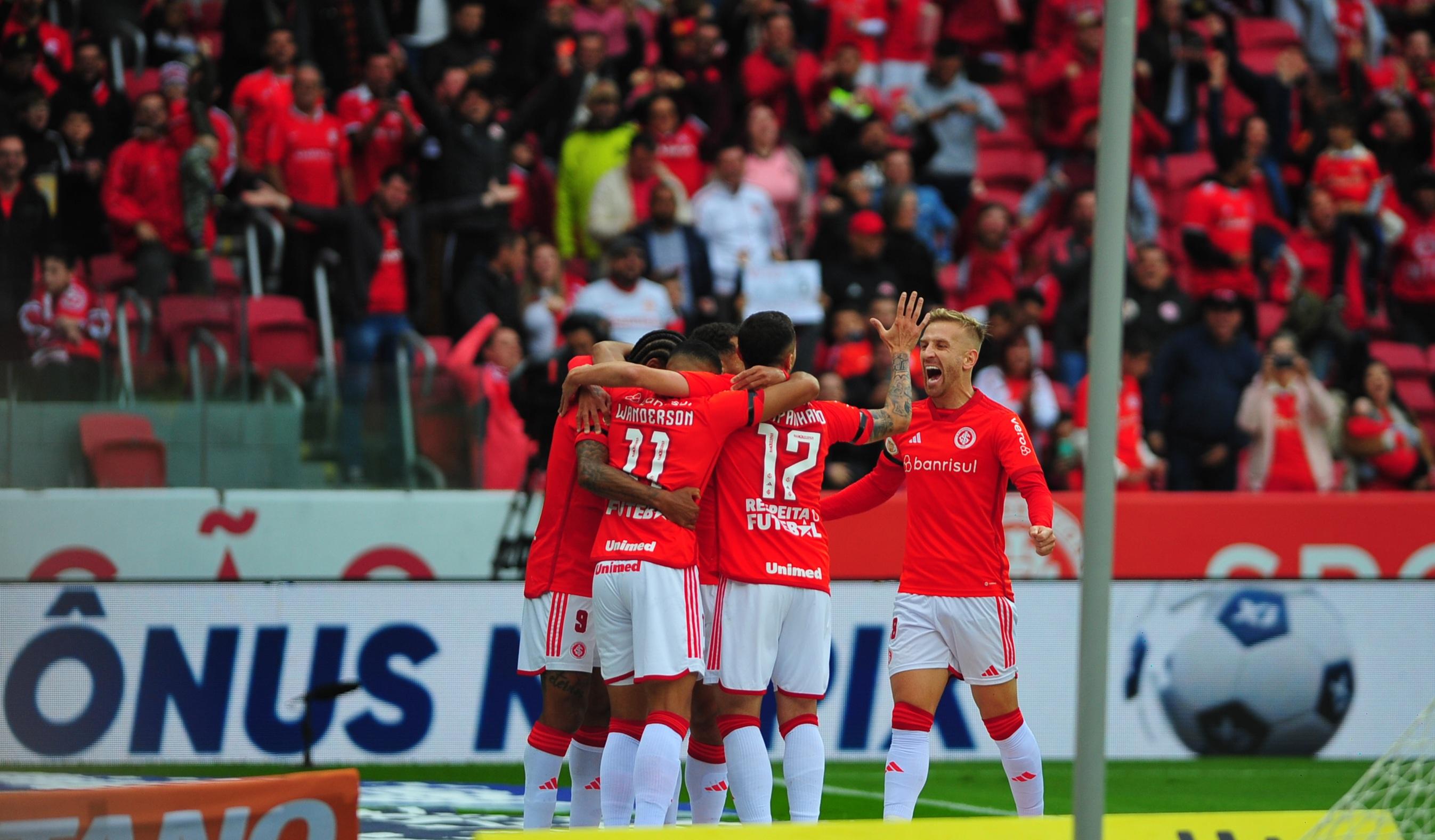 Com gols de R&ocirc;mulo e Wanderson equipe conquistou a segunda vit&oacute;ria seguida no Campeonato 