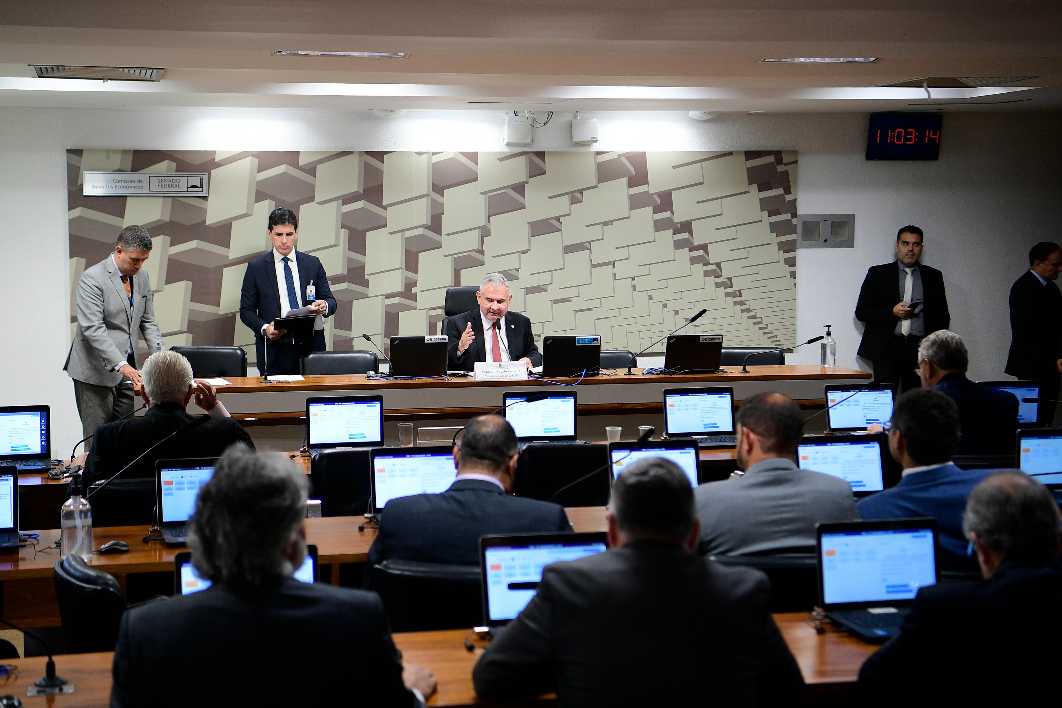 Senadores debatem desonera&ccedil;&atilde;o da folha de pagamento 