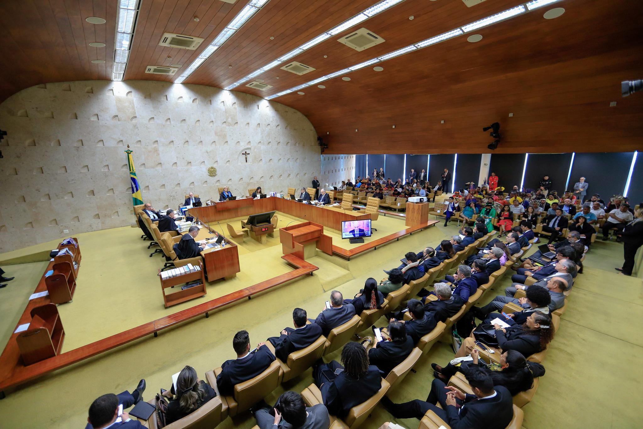 STF come&ccedil;a a julgar se mais 45 denunciados por atos em Bras&iacute;lia podem virar r&eacute;us