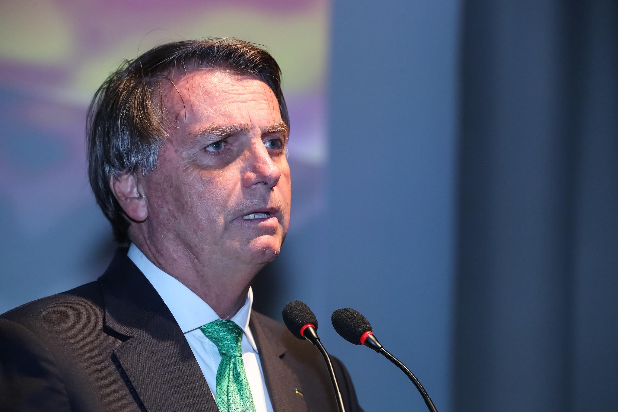 Bolsonaro tem dinheiro bloqueado pela Justi&ccedil;a 