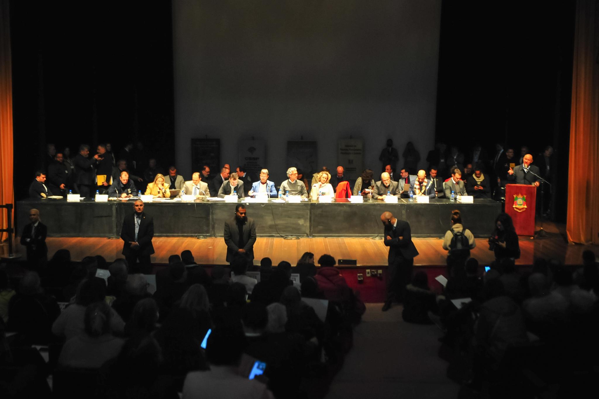 Audi&ecirc;ncia, que contou com grande p&uacute;blico, foi promovida por tr&ecirc;s comiss&otilde;es do Legislativo