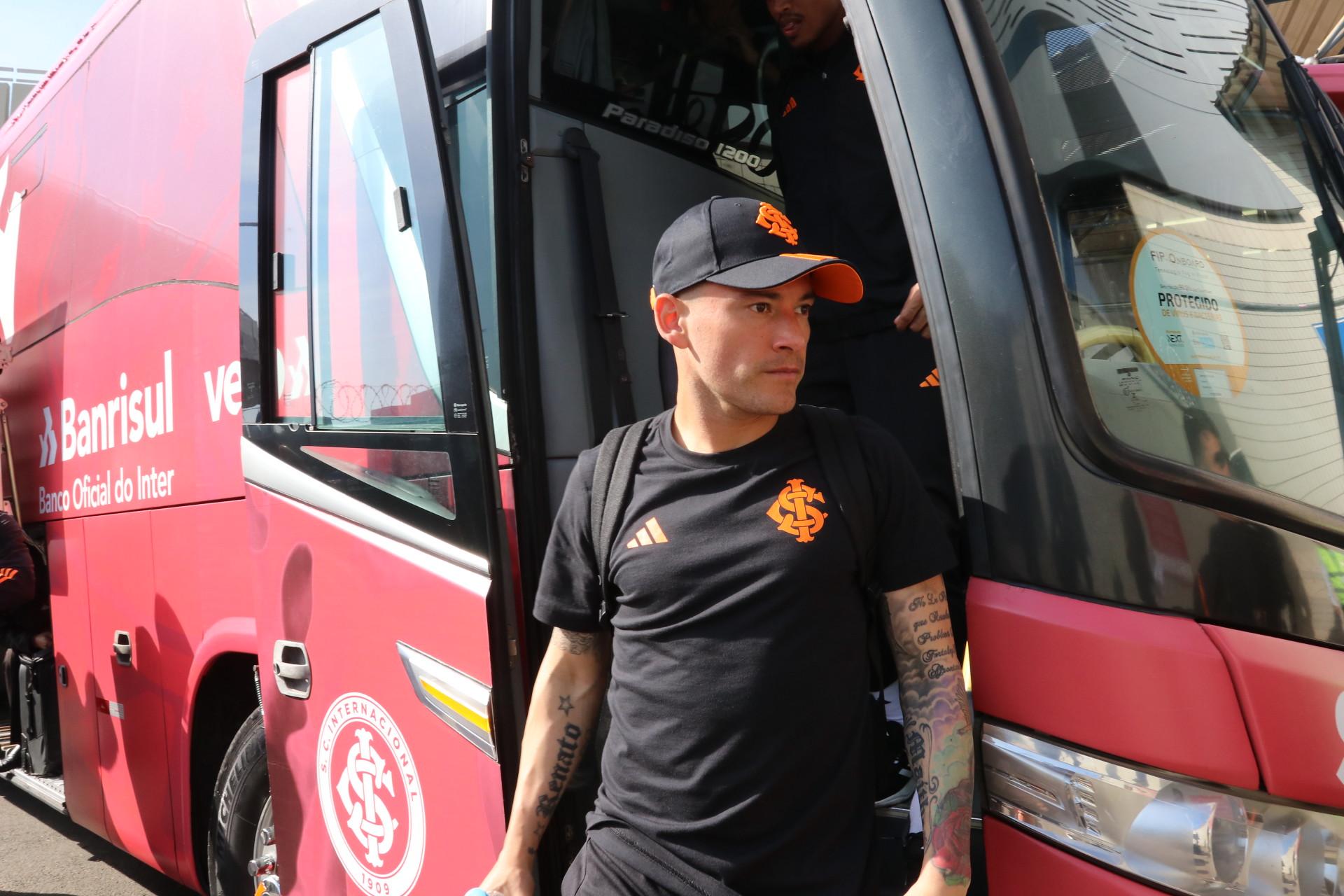 Volante chileno ser&aacute; avaliado diariamente pelo departamento m&eacute;dico