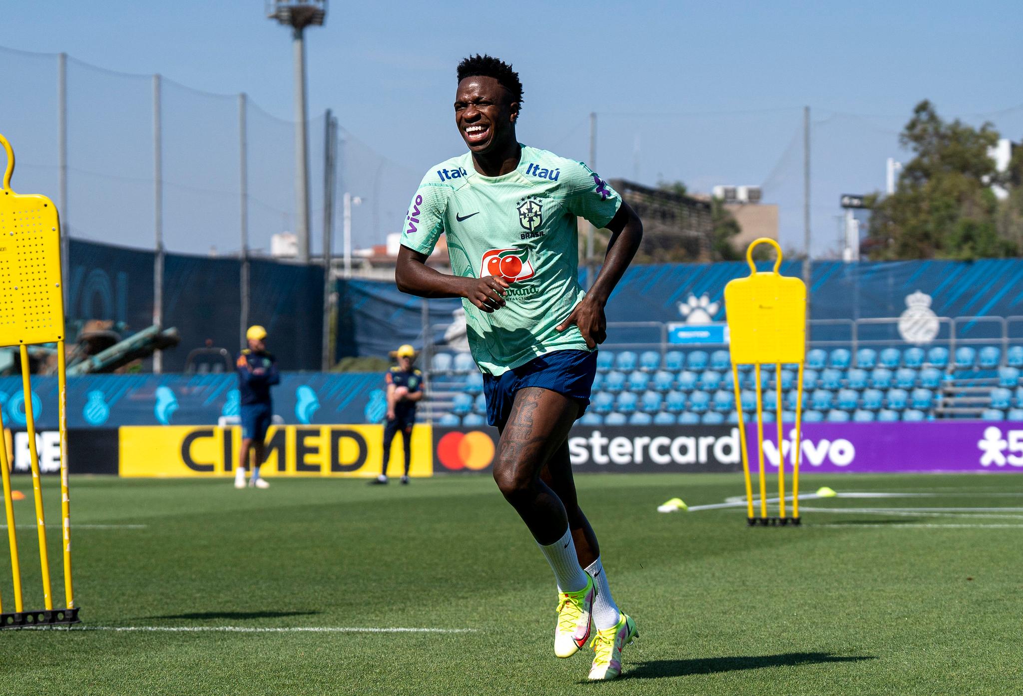 Vinicius J&uacute;nior agradece apoio na luta contra o racismo