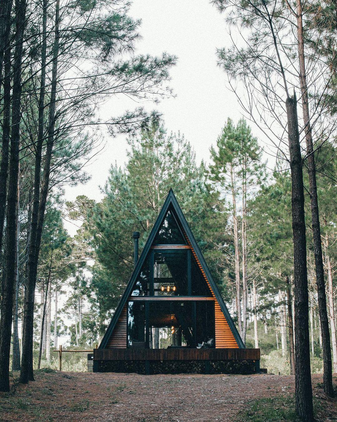 Cabana Alameda oferece duas op&ccedil;&otilde;es de acomoda&ccedil;&otilde;es em Cambar&aacute; do Sul