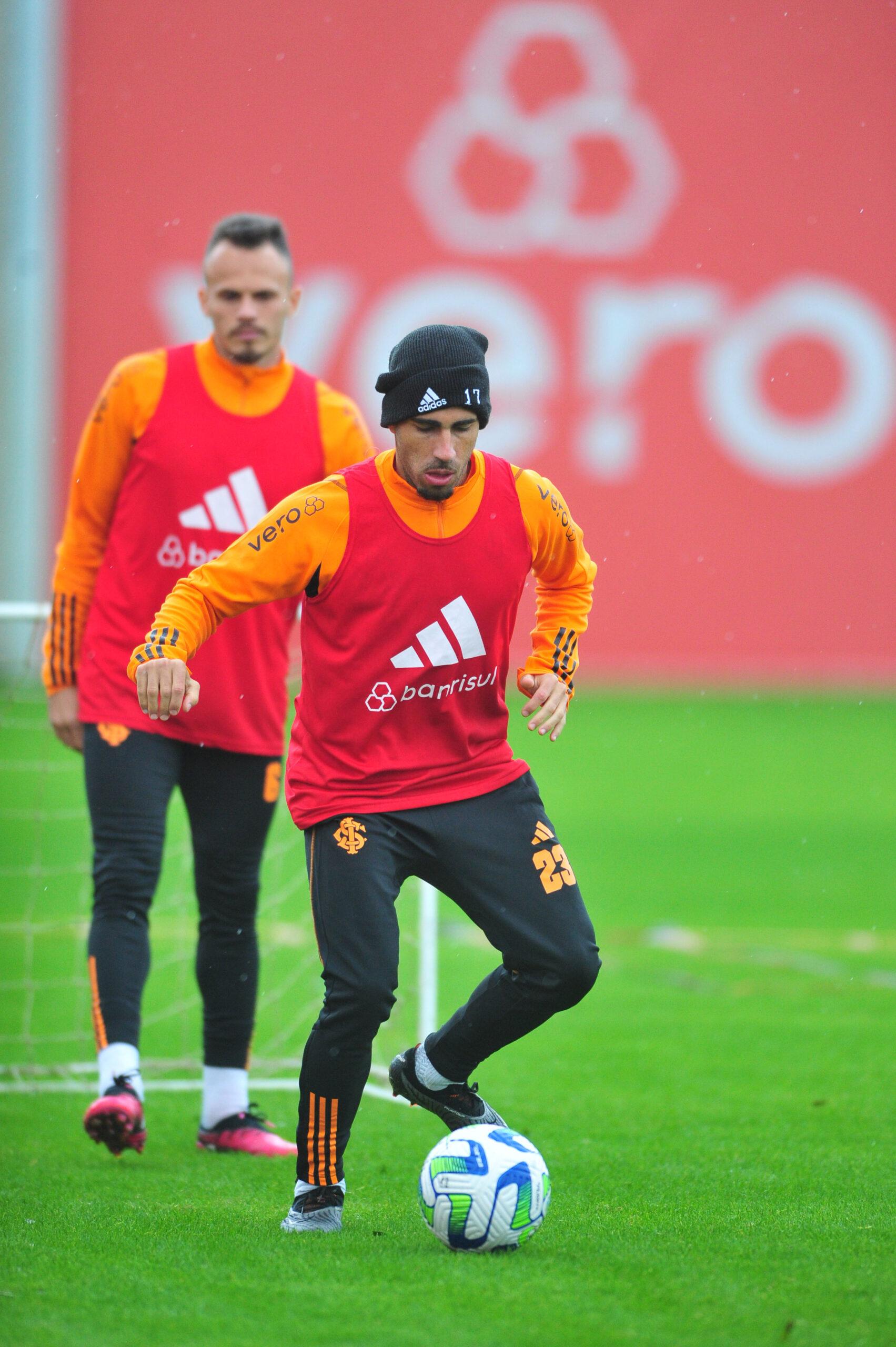 Volante deve ser relacionado para o duelo contra o Coritiba