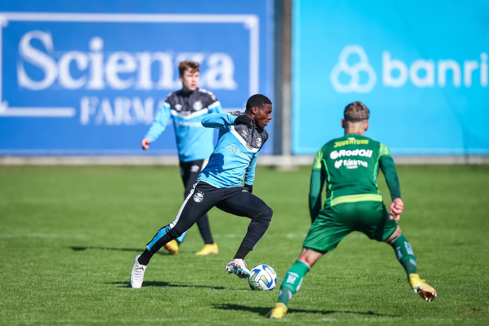 Gr&ecirc;mio disputou jogo-treino