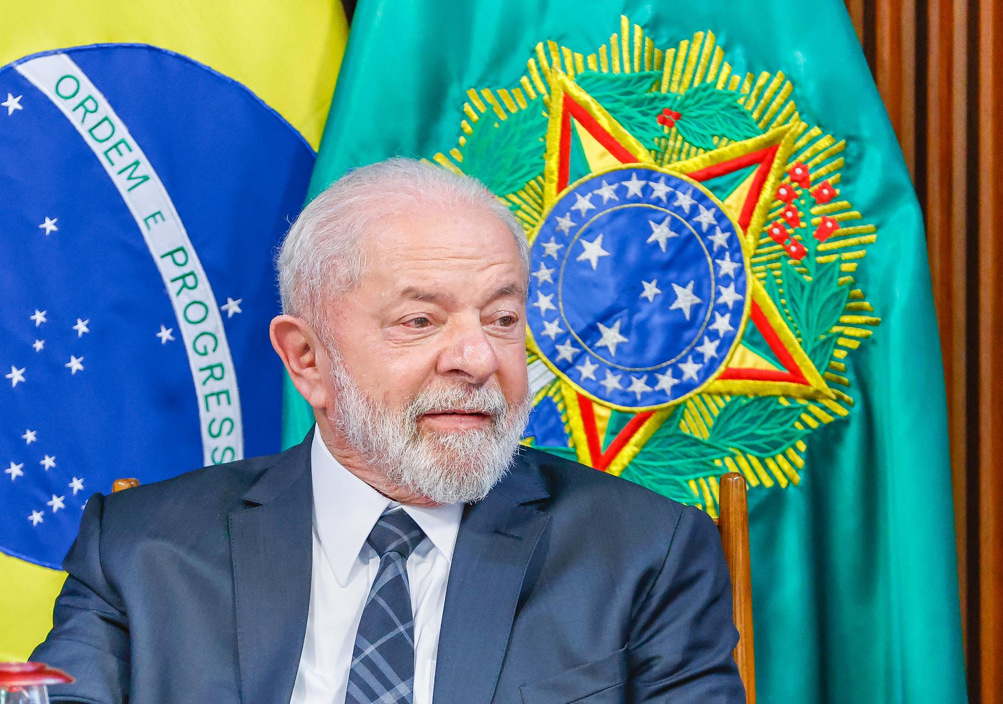 Lula projeta baixa na taxa de juros brasileira 