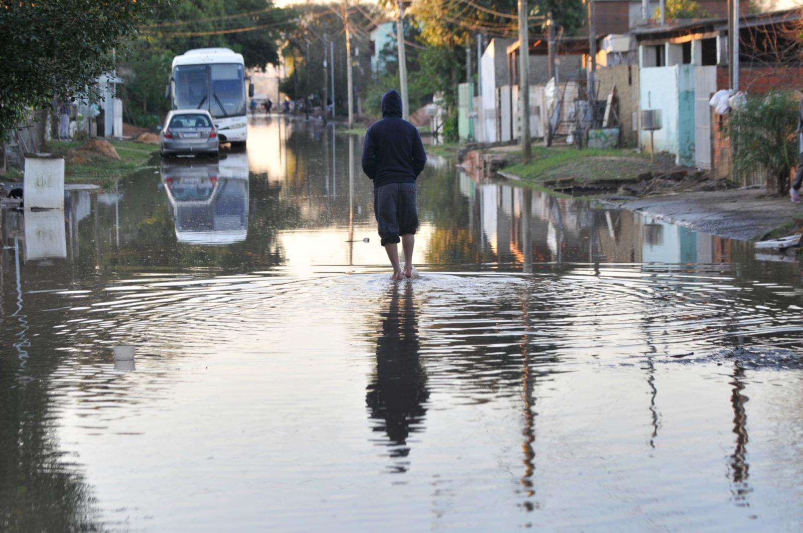 Parte da popula&ccedil;&atilde;o ainda sem luz ap&oacute;s o temporal 