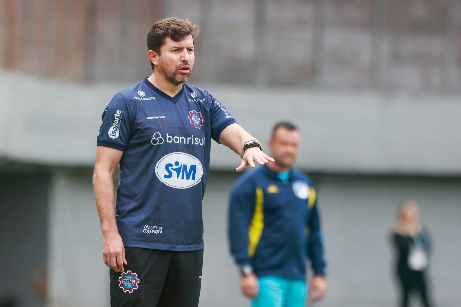 Treinador deixa clube da Serra ap&oacute;s nove partidas