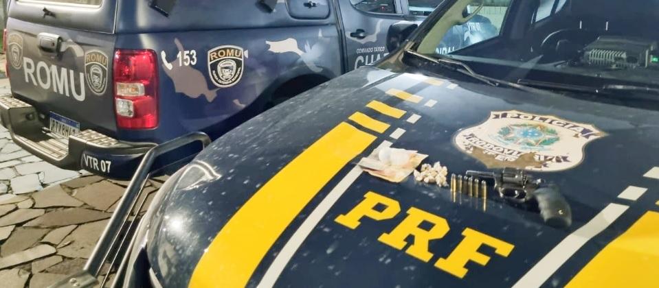 Ambos estavam em ve&iacute;culo abordado pelos policiais rodovi&aacute;rios federais