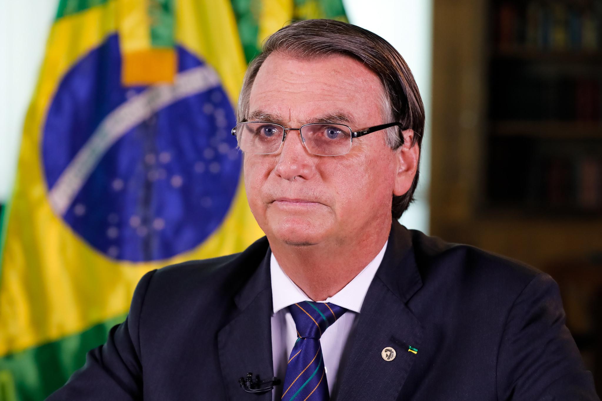 Campanha de Bolsonaro &eacute; multada 