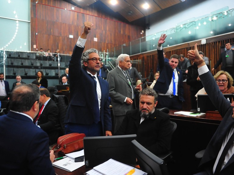 Deputados estaduais gaúchos aprovaram o projeto do governo do RS Deputados estaduais gaúchos aprovaram o projeto do governo do RS