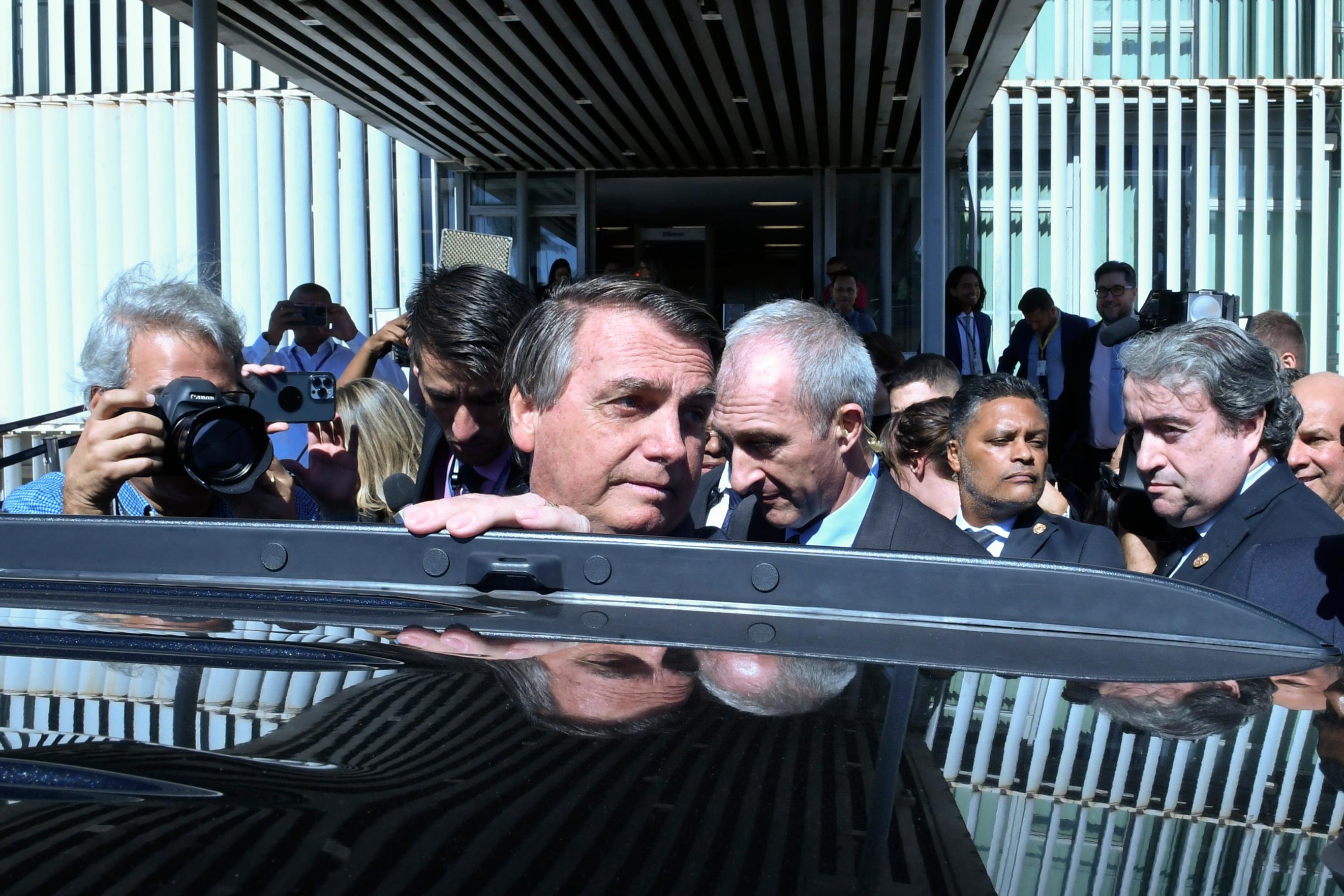 Em visita ao Senado, Bolsonaro negou participa&ccedil;&atilde;o em eventual tentativa de golpe de Estado