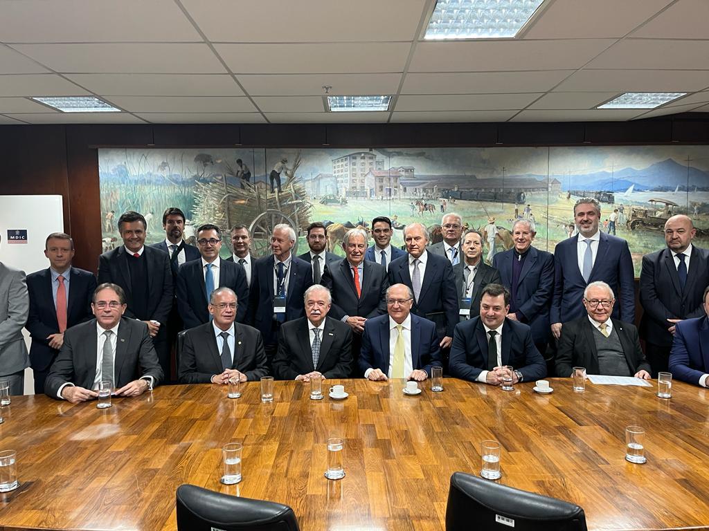 Dirigentes ressaltaram a Alckmin preocupa&ccedil;&atilde;o com carga tribut&aacute;ria