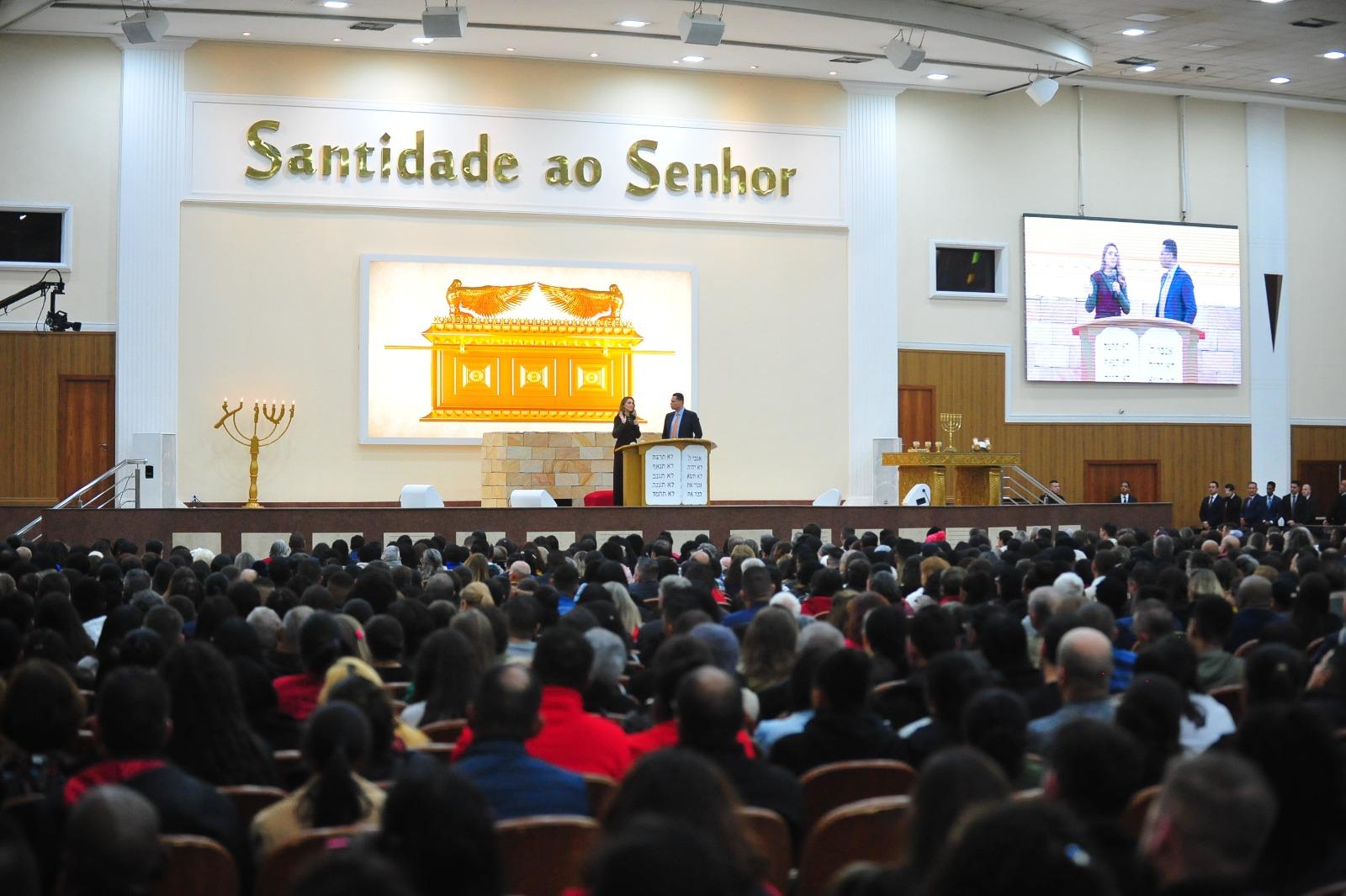 As reflexões do casal mostraram a importância de lidar com a insegurança conjugal de forma sensível e compassiva. E que somente um esforço conjunto é capaz de superar desafios e fortalecer os relacionamentos. As reflexões do casal mostraram a importância de lidar com a insegurança conjugal de forma sensível e compassiva. E que somente um esforço conjunto é capaz de superar desafios e fortalecer os relacionamentos.