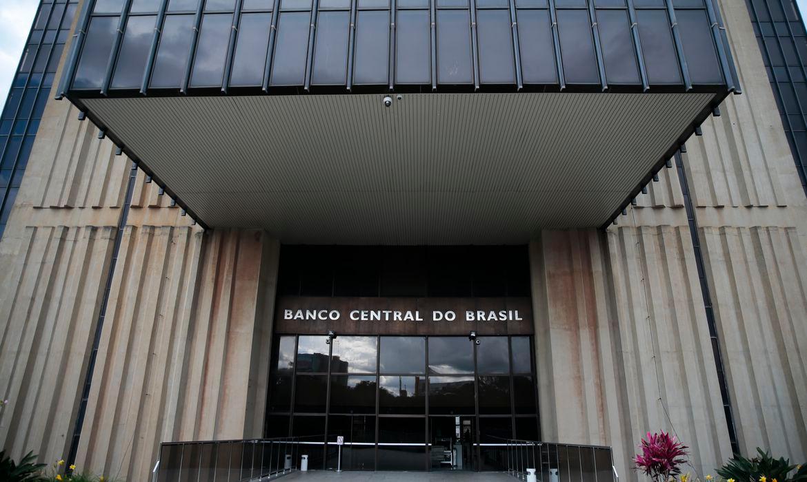 Reuni&atilde;o do Copom decidiu baixar a taxa b&aacute;sica de juros em 0,5 ponto percentual 