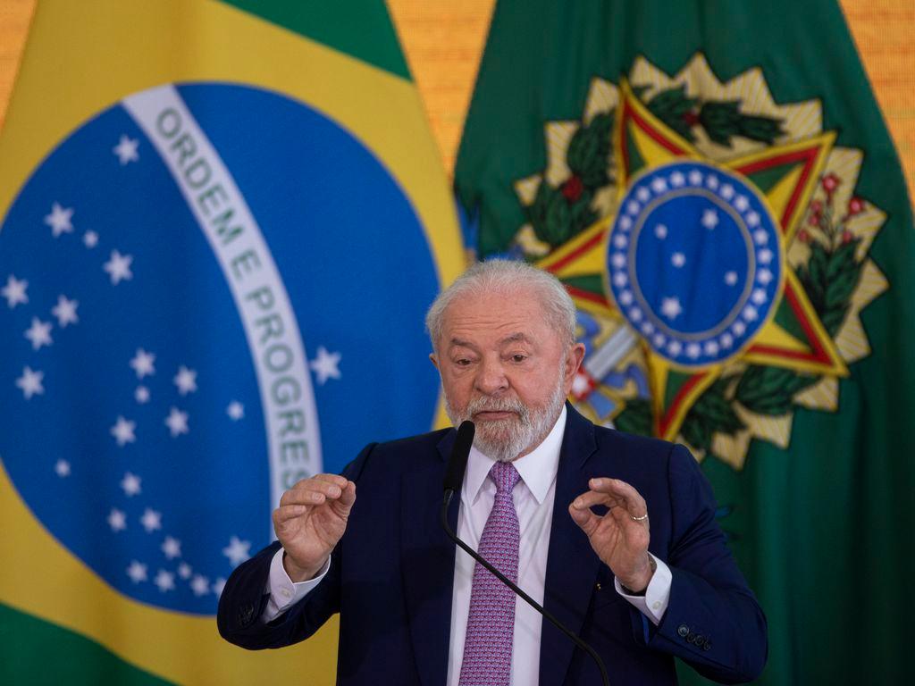 "A grande arma que precisamos no pa&iacute;s &eacute; o povo de barriga cheia", afirmou Lula