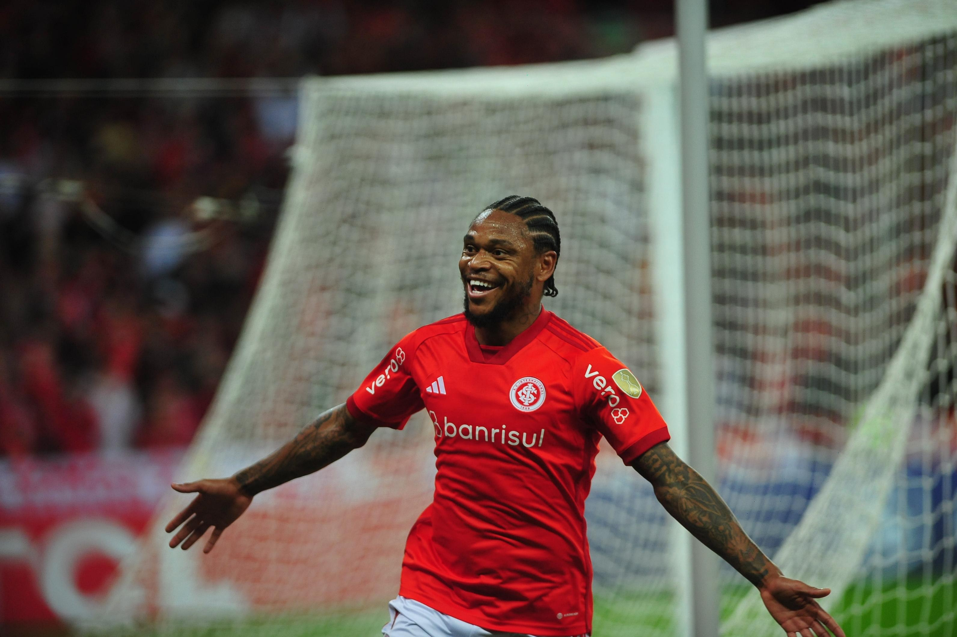 O dono do jogo: Luiz Adriano