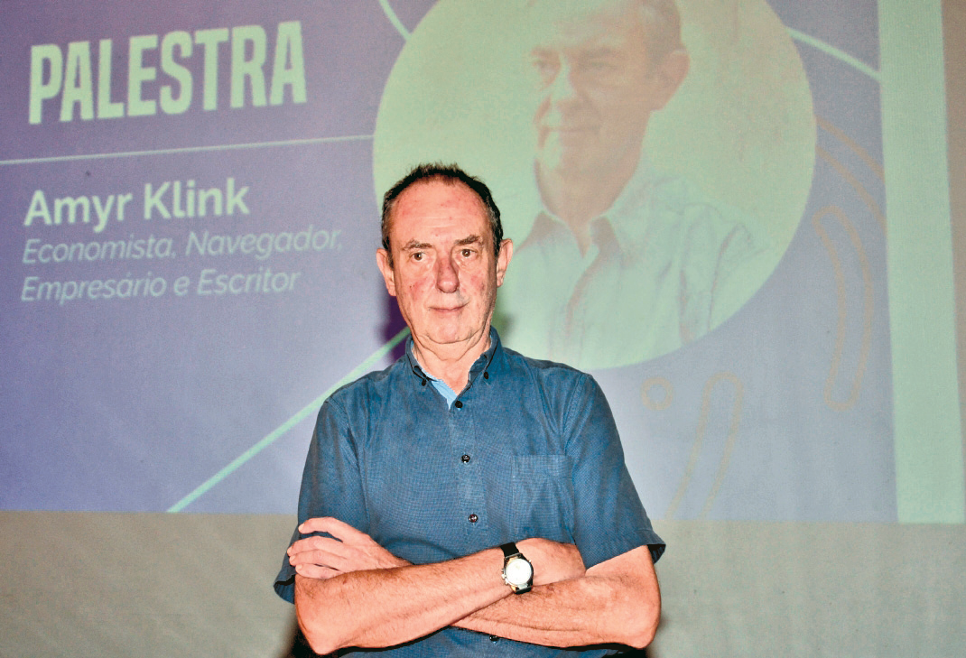Amyr Klink &eacute; escritor e aventureiro 
