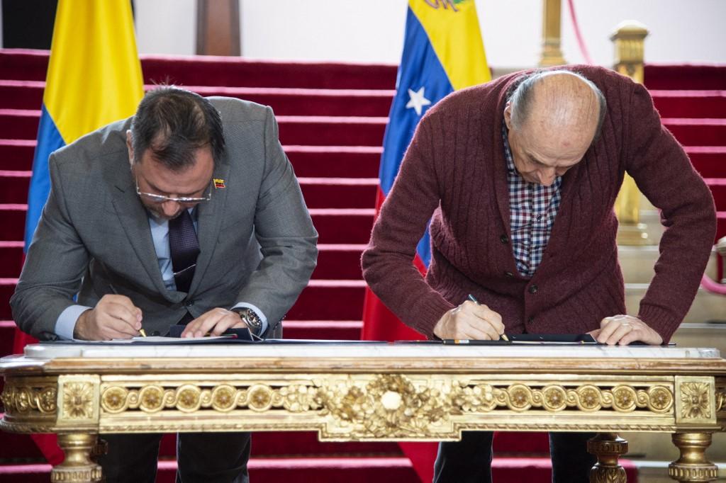 Col&ocirc;mbia e Venezuela firmam coopera&ccedil;&atilde;o sobre busca de desaparecidos