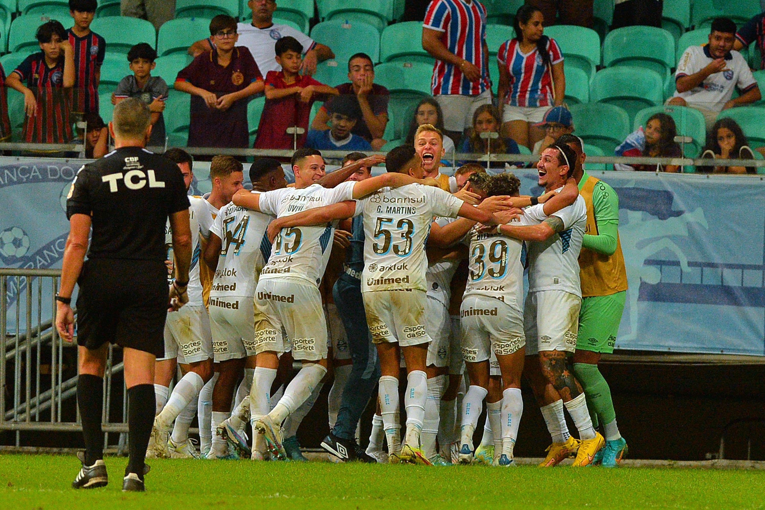 Gr&ecirc;mio vence o Bahia no final 