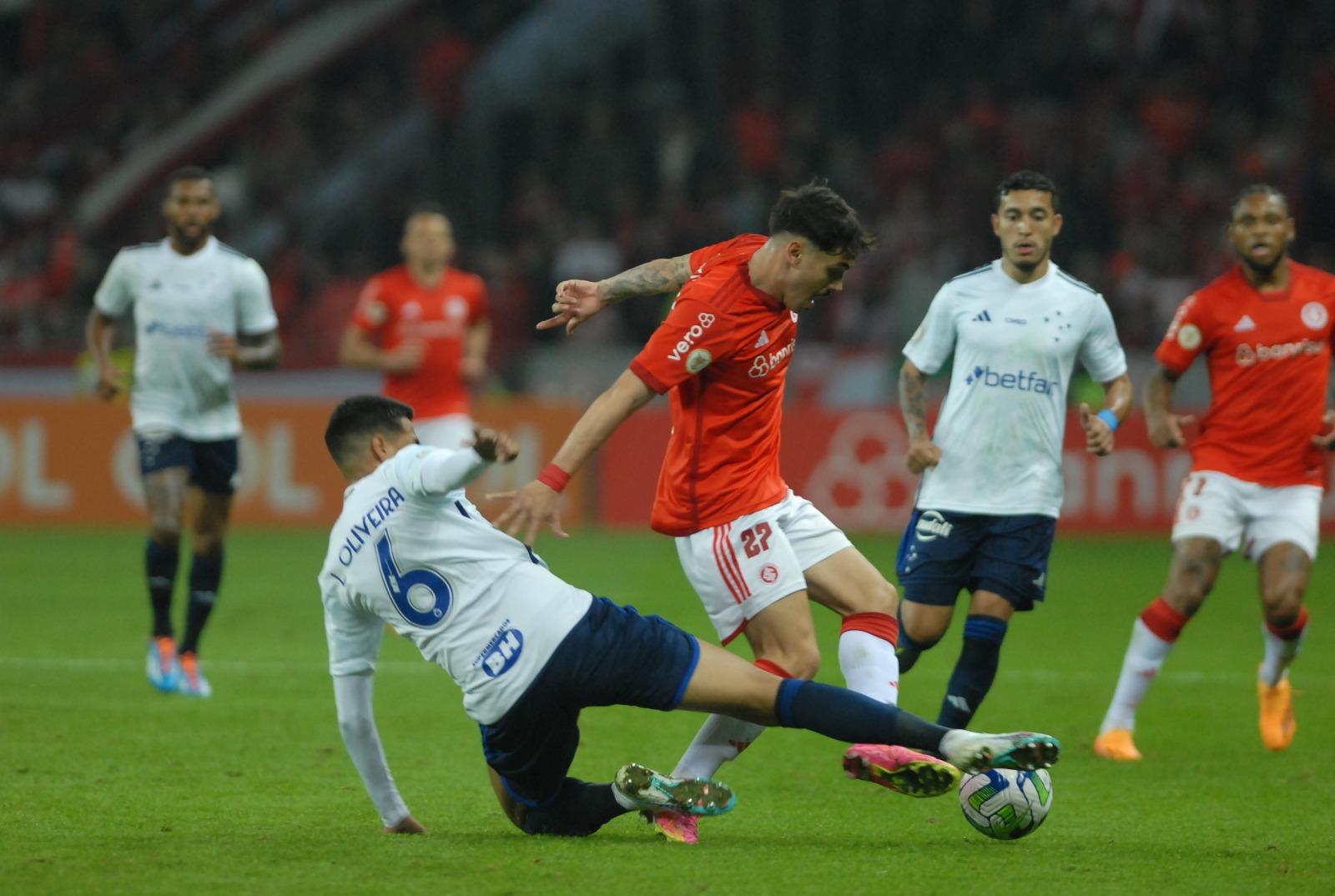 Inter fica no empate com Cruzeiro no Beira-Rio e segue fora do G4 do Brasileir&atilde;o