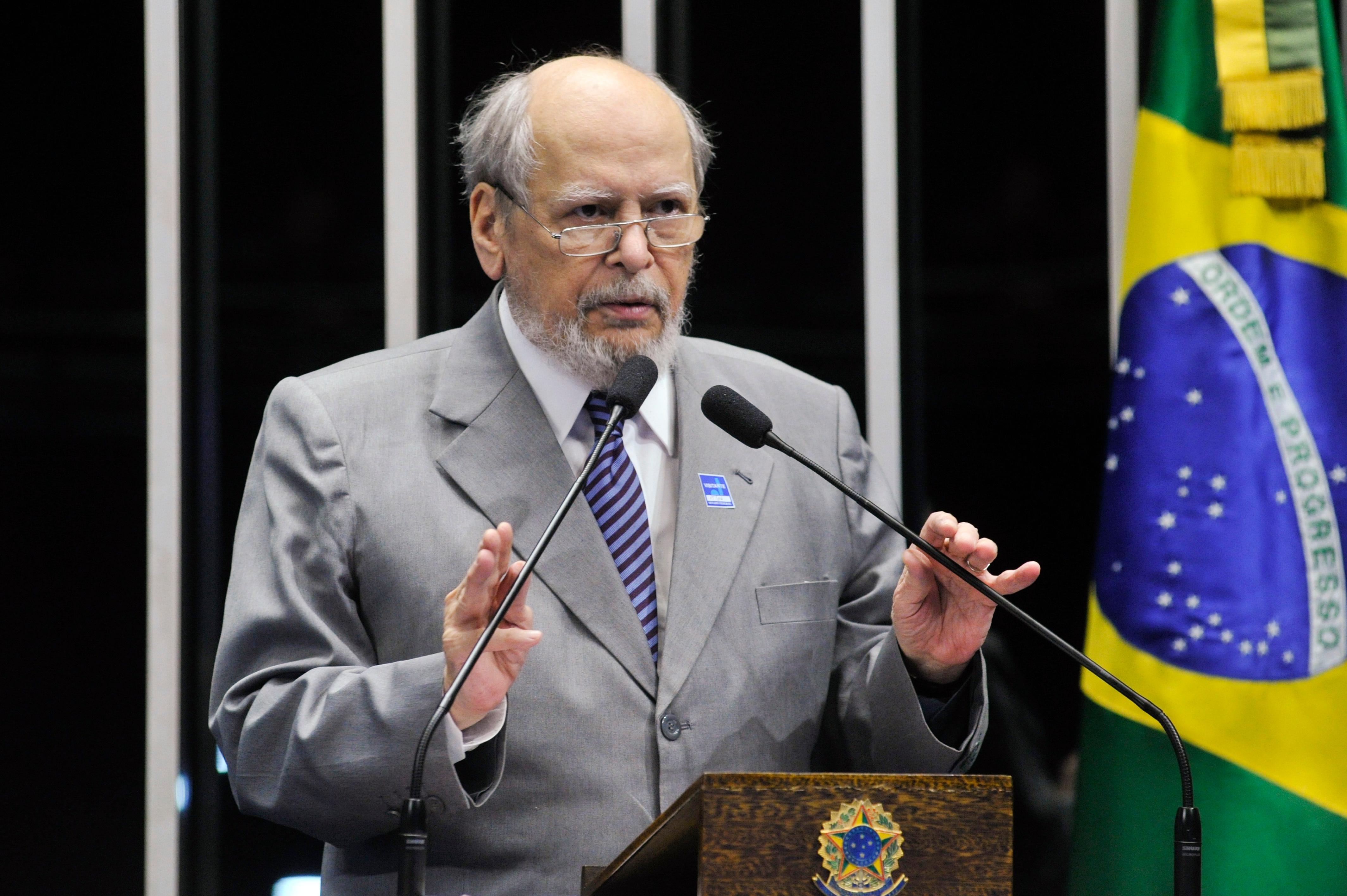 Sep&uacute;lveda Pertence se aposentou do STF em 2007