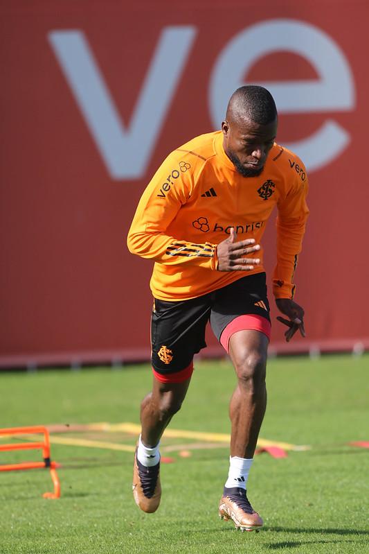 Inter corre para inscrever o atacante Enner Valencia