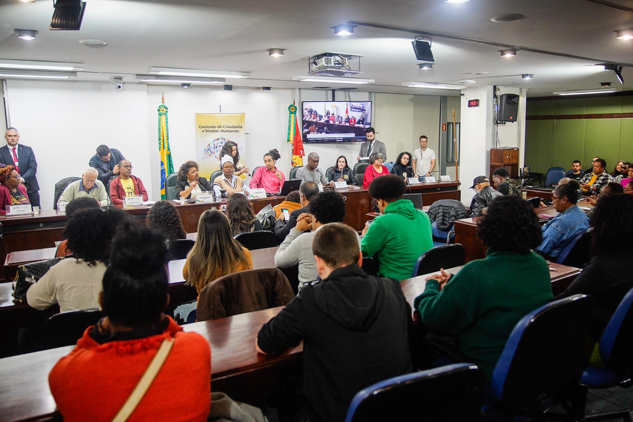 Audi&ecirc;ncia p&uacute;blica liderada por entidades do movimento negro foi realizada ontem na ALRS