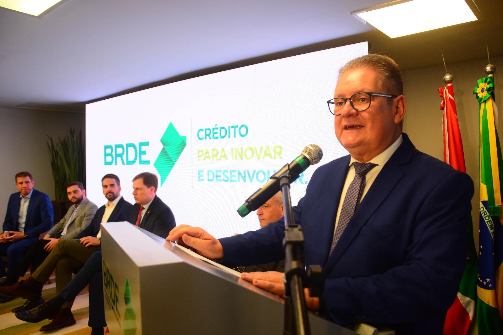 Ex-governador Ranolfo Vieira J&uacute;nior agradeceu a indica&ccedil;&atilde;o e destacou a import&acirc;ncia do BRDE em seu discurso.