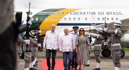 Lula &eacute; recebido pelo ministro &Aacute;lvaro Leyva Dur&aacute;n