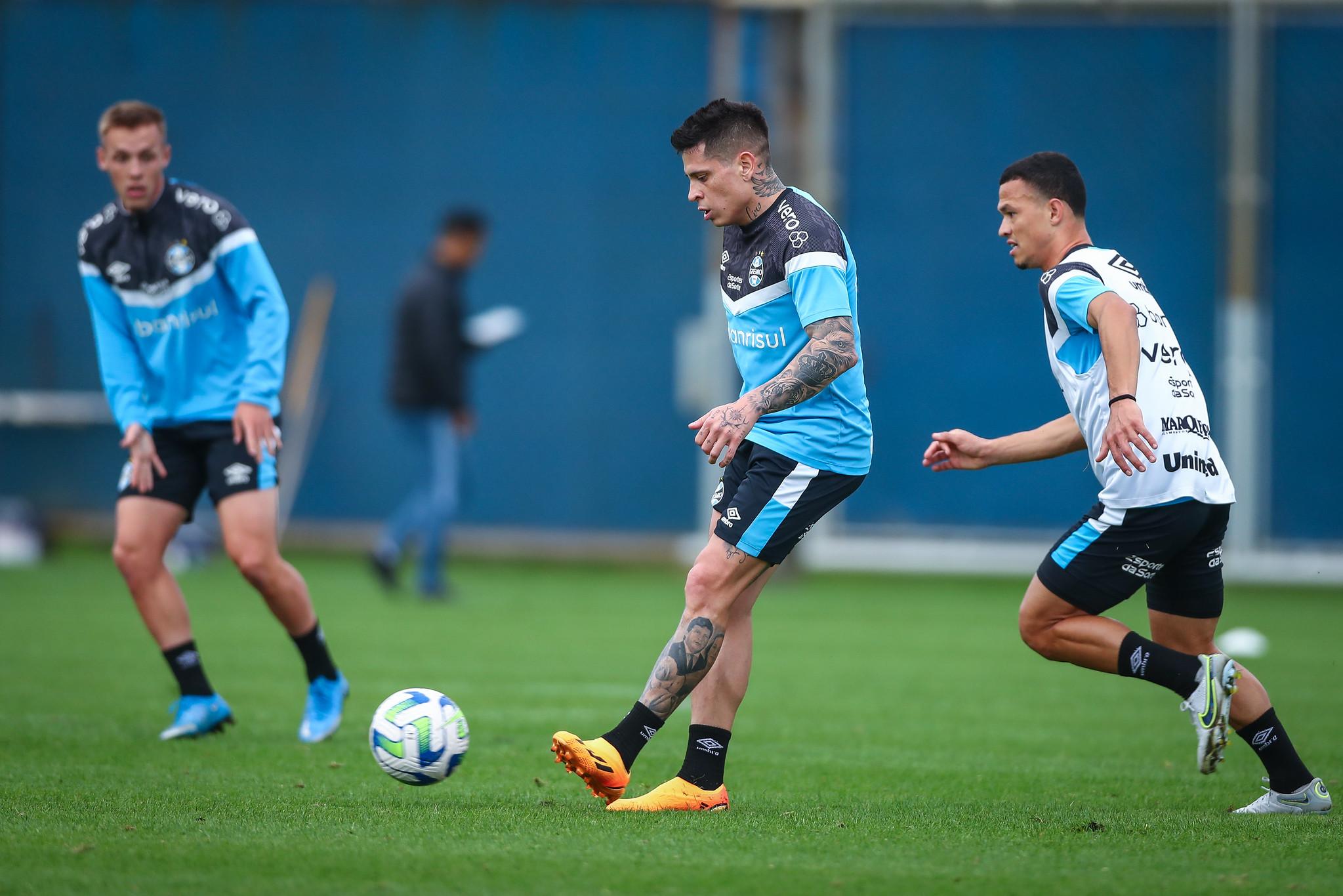 Novo refor&ccedil;o, Iturbe marca cinco gols em treino coletivo no Gr&ecirc;mio