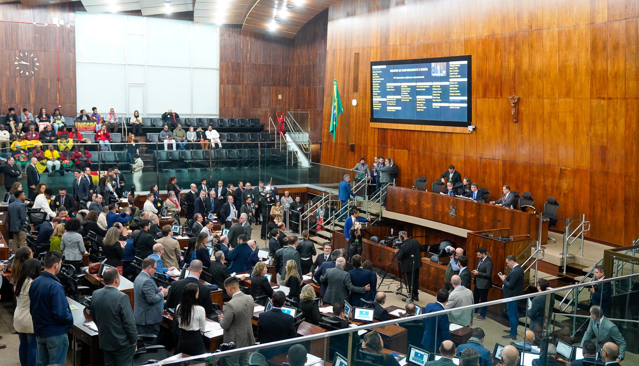 Texto foi aprovado por 38 votos a 13