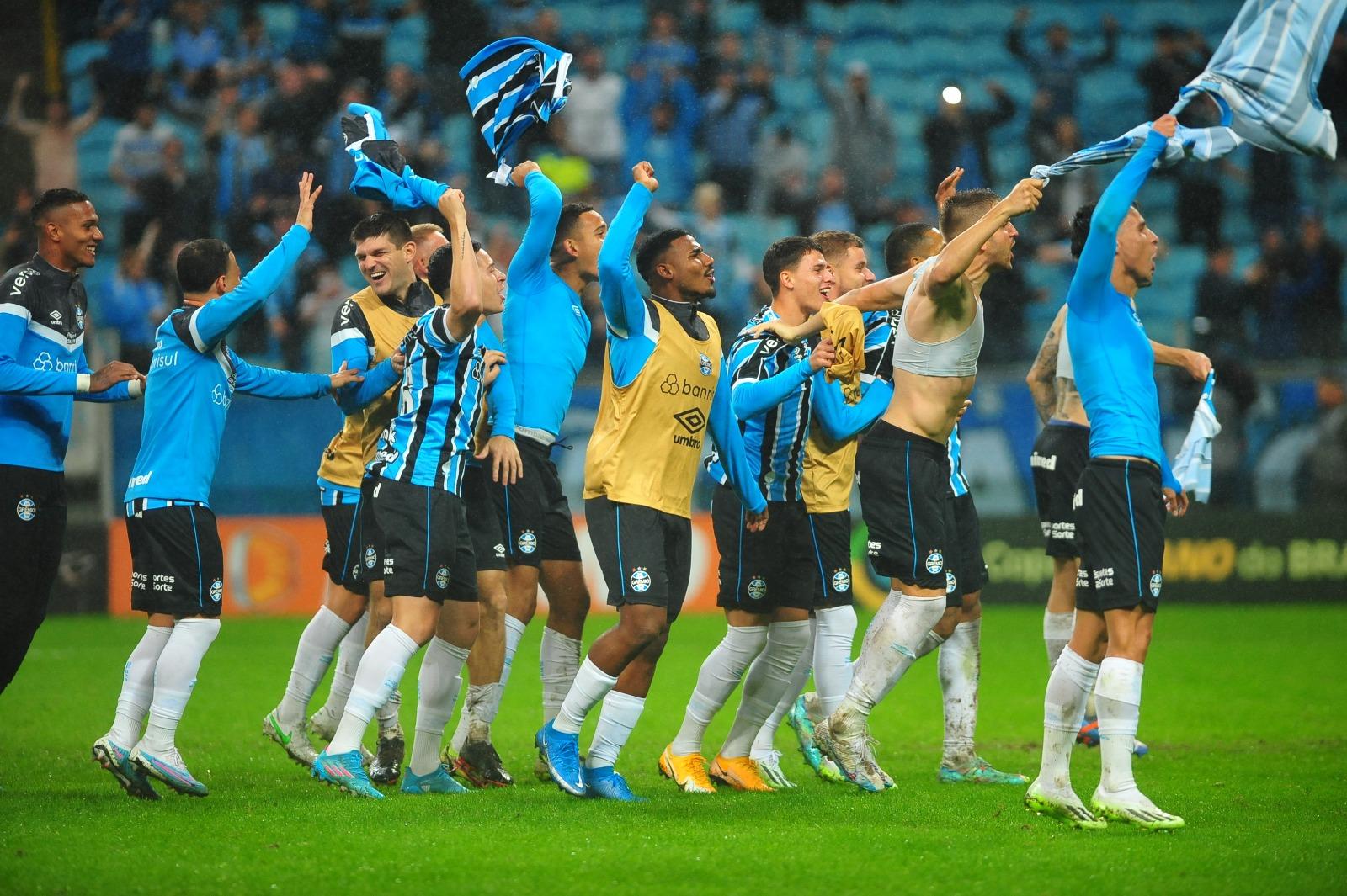 Vina deixou o Gr&ecirc;mio ap&oacute;s curta passagem
