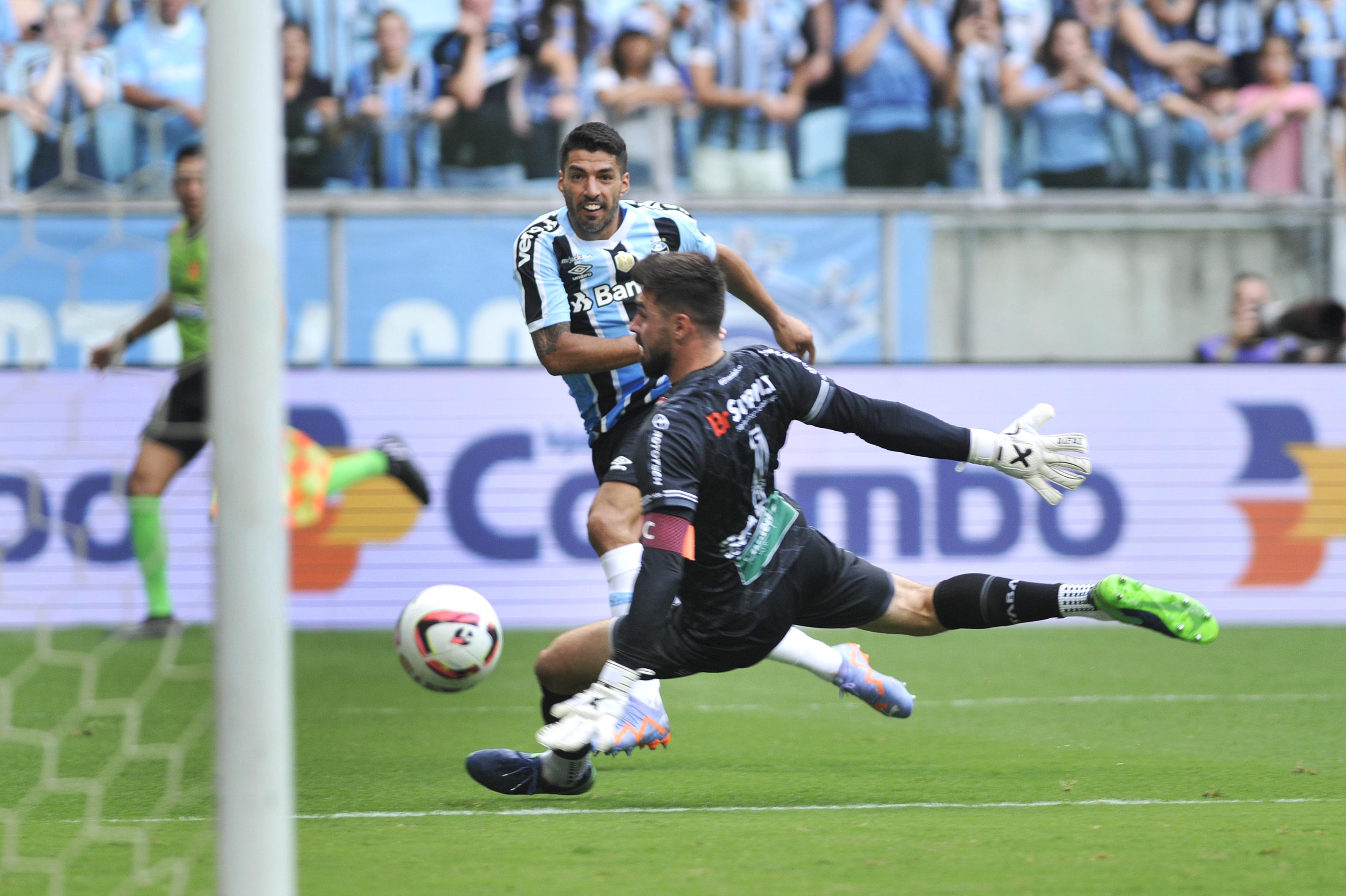 Su&aacute;rez segue como um dos atletas que mais atuou no ano pelo Gr&ecirc;mio