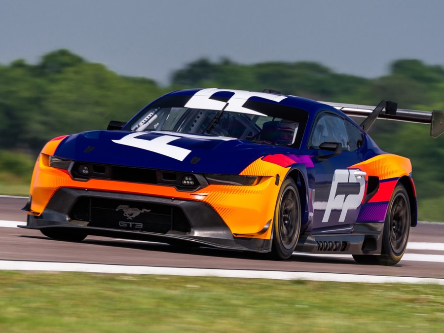 Modelo GT3 vai competir no próximo ano Modelo GT3 vai competir no próximo ano