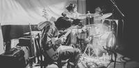 O Psycho Delícia se declara uma banda audiovisual, pois a parte visual é composta junto as músicas