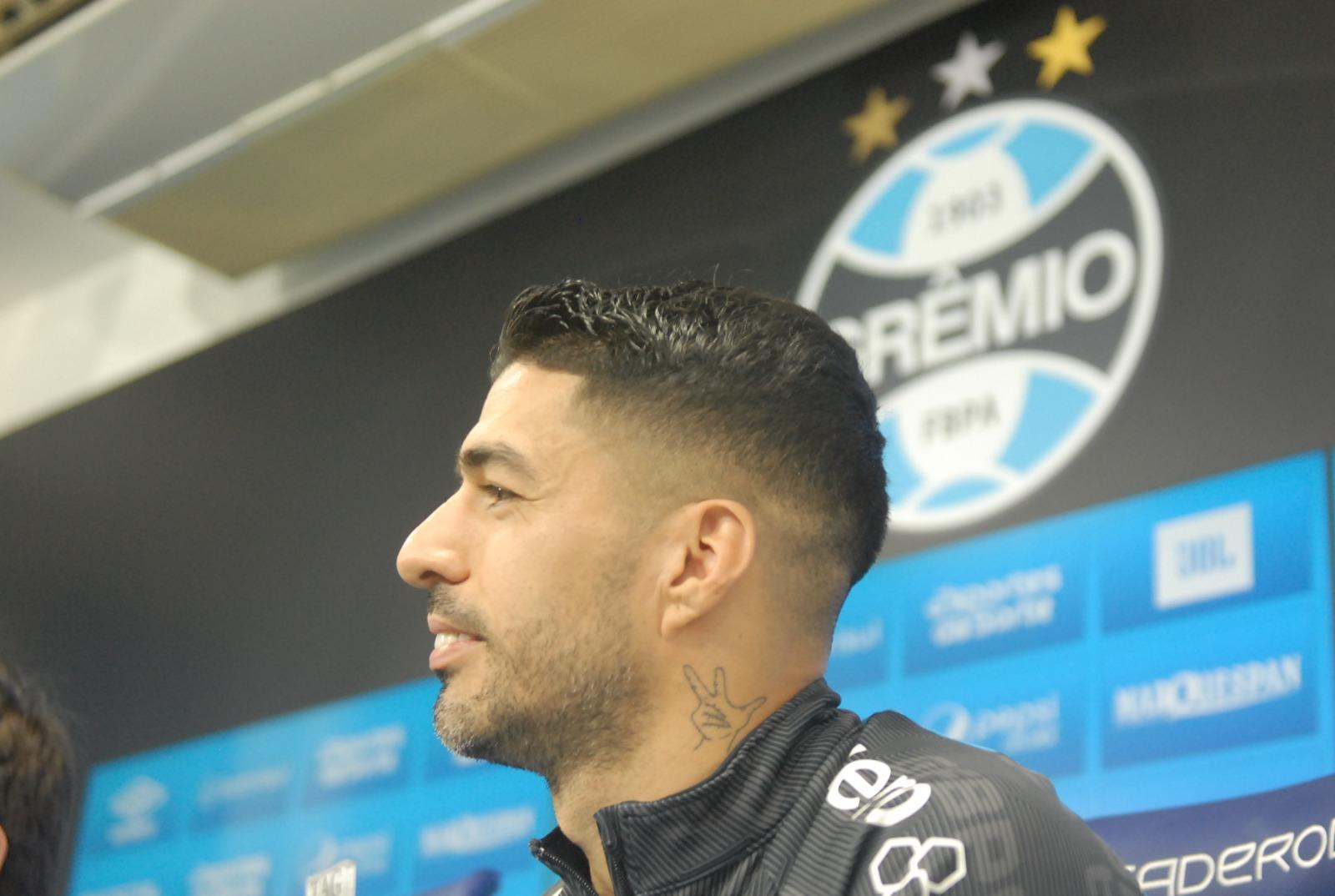 Su&aacute;rez concedeu entrevista coletiva neste s&aacute;bado
