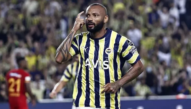 Jo&atilde;o Pedro atuou pelo Fenerbah&ccedil;e na temporada 2022/23