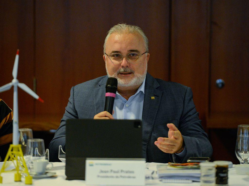 Presidente da Petrobras nega novos reajustes