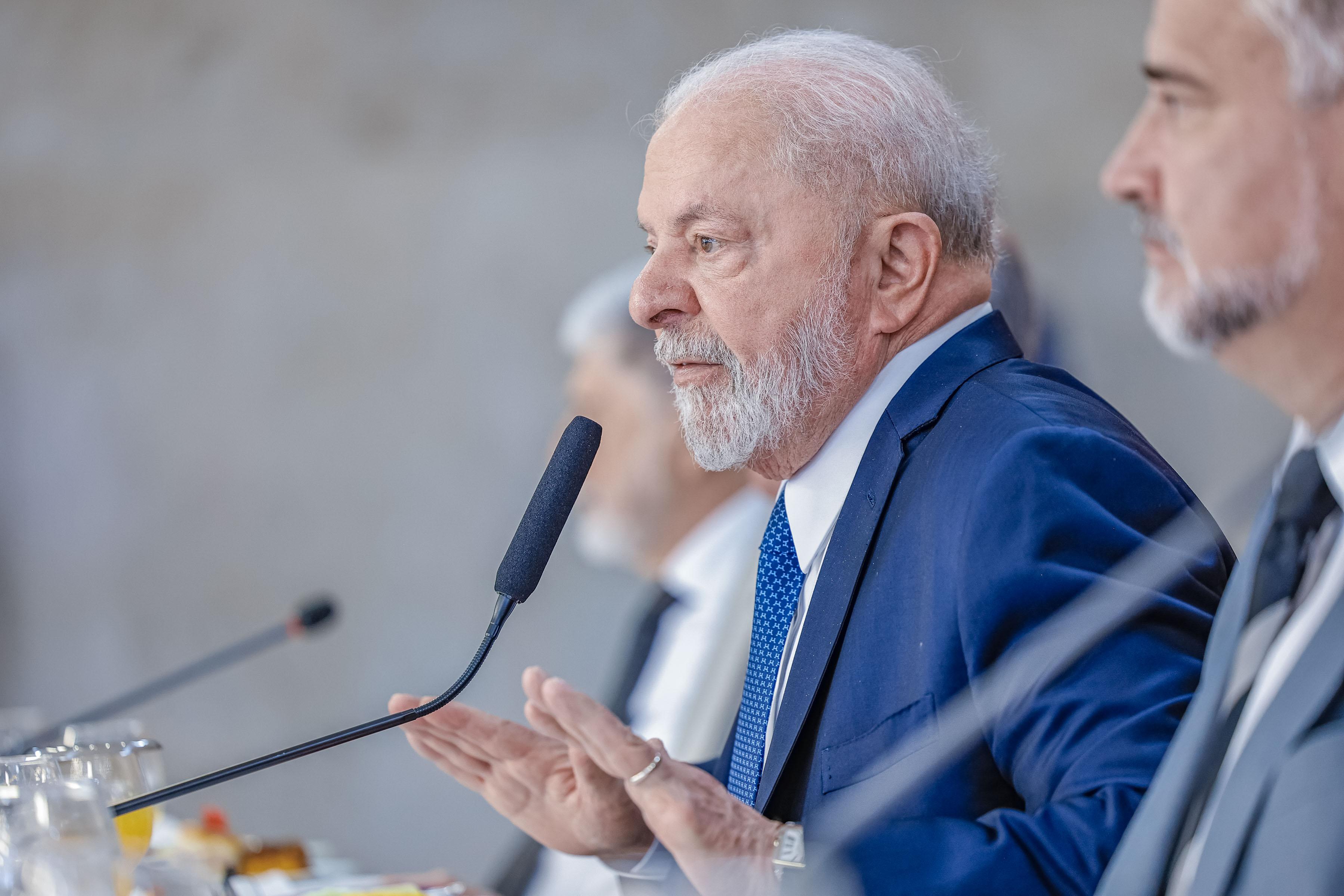 Para presidente, a atual taxa b&aacute;sica de juros, a Selic a 13,75% ao ano, "n&atilde;o tem explica&ccedil;&atilde;o"