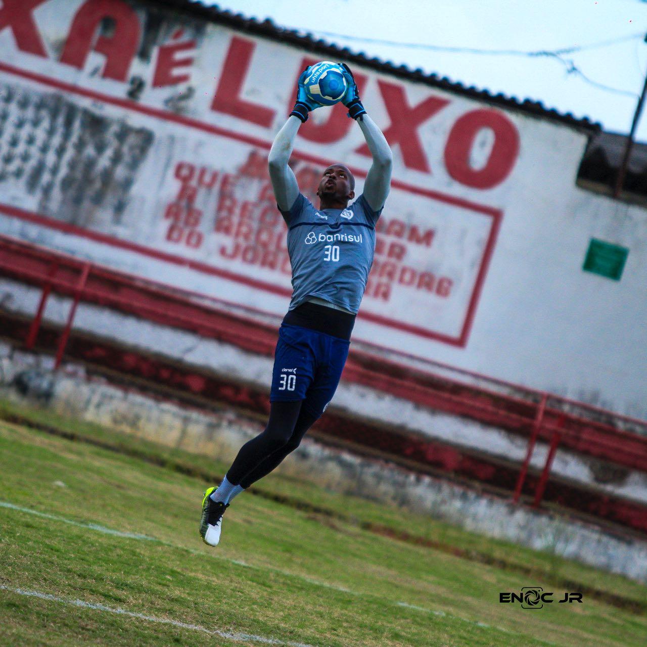 Jogador est&aacute; regularizado e j&aacute; pode estrear pelo Tricolor