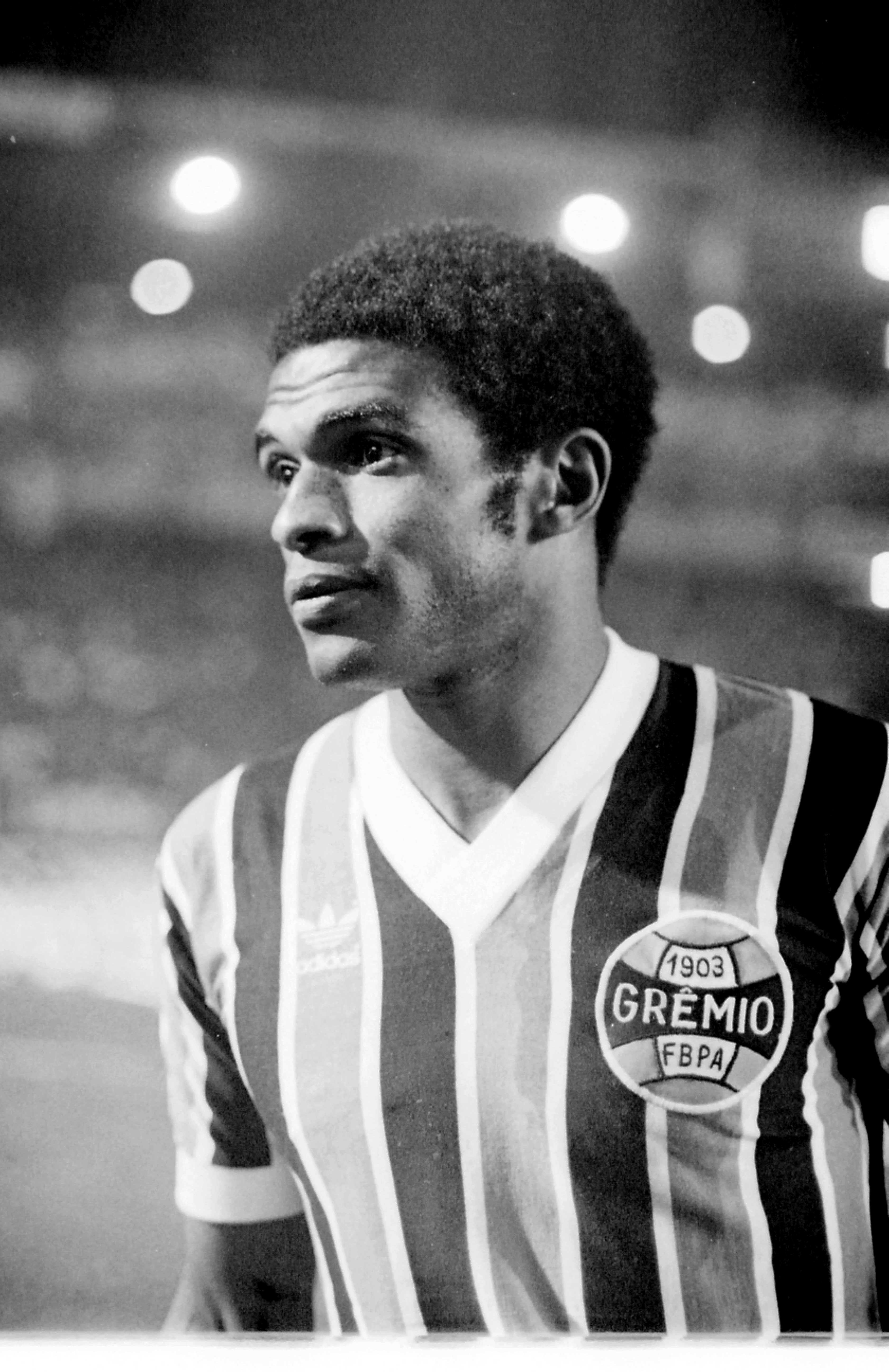 Tarciso foi o jogador que mais atuou com a camisa do Gr&ecirc;mio na hist&oacute;ria